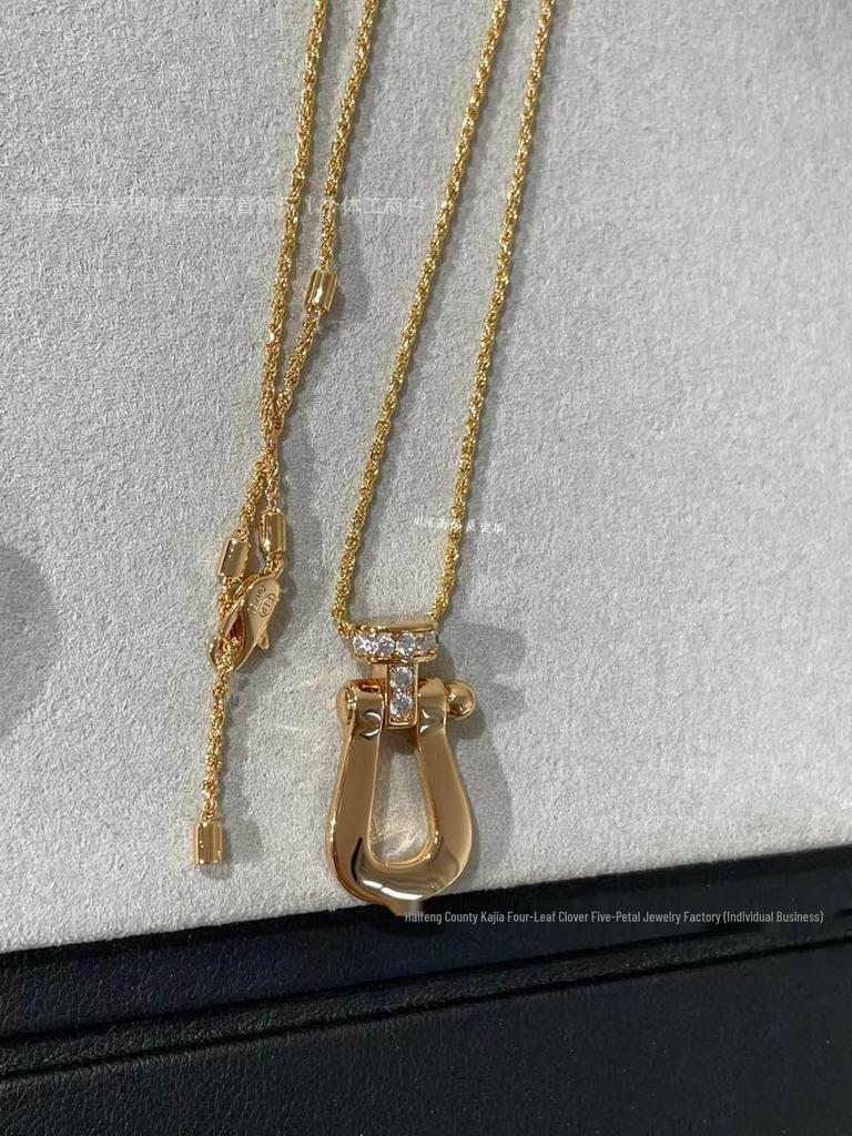 18K Rose Gold Horsebit Necklace with Diamond Inlay for Women