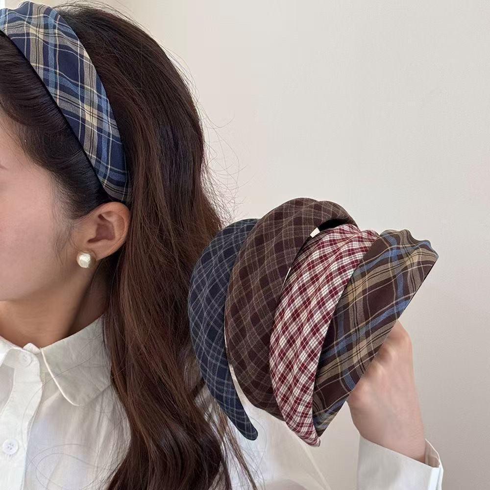 Autumn & Winter Retro Checkered Hairband: Versatile Headwear for Women