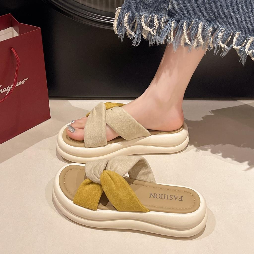 Strandmode 2025 Hausschuhe Damen Sommer Ausgehen Rock Sandalen mit neu vielseitiger dicker Sohle lässig