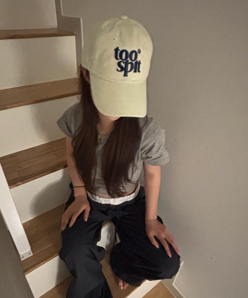 Tueseupis Volume Logo Ball Cap (Cream)