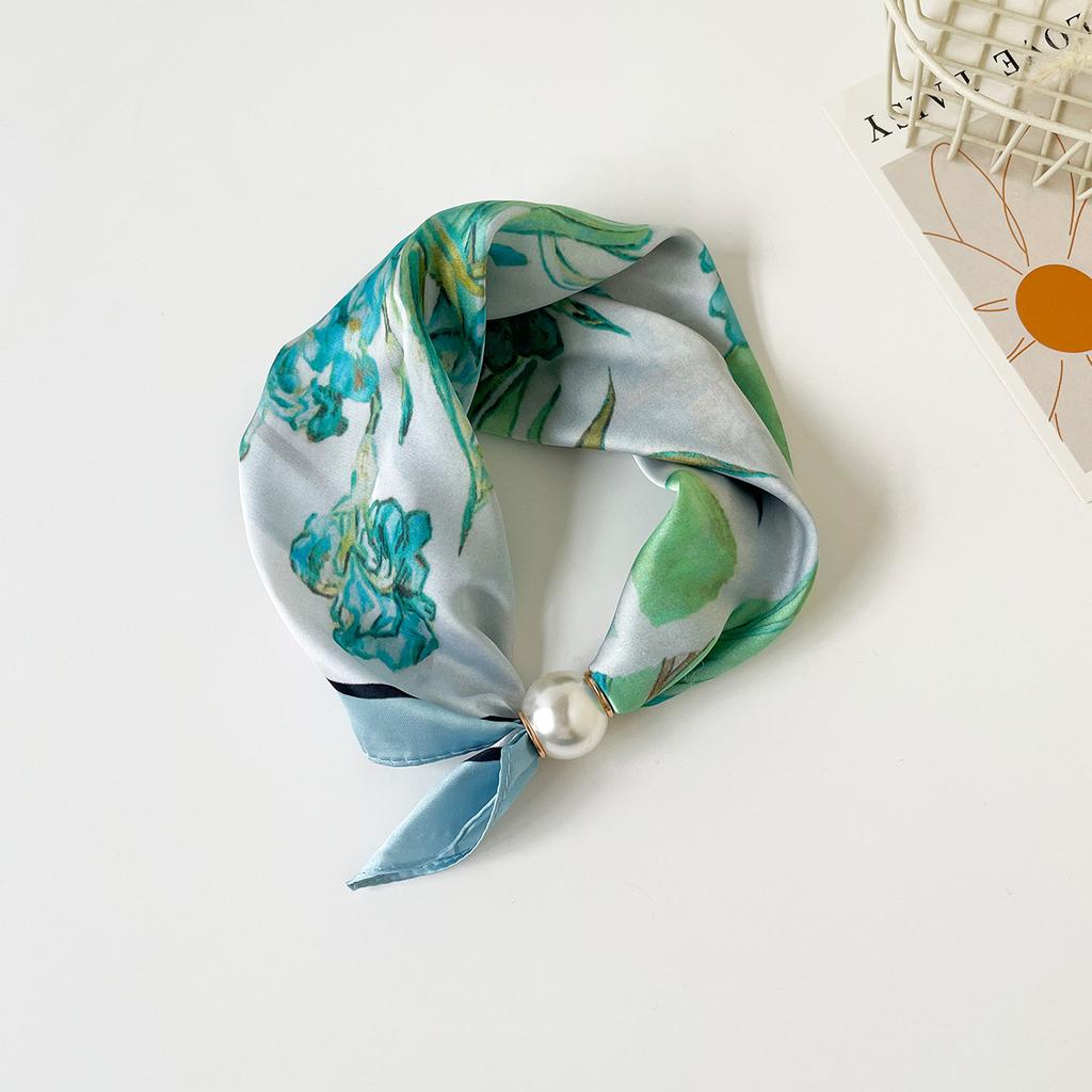 Scialle Semplice in Seta con Stampa Anacardi Piccola per Primavera ed Estate Collana Sottile di Perle Sciarpa Triangolare Magnetica Ciondolo Sciarpa in Seta Sciarpa con Ciondolo