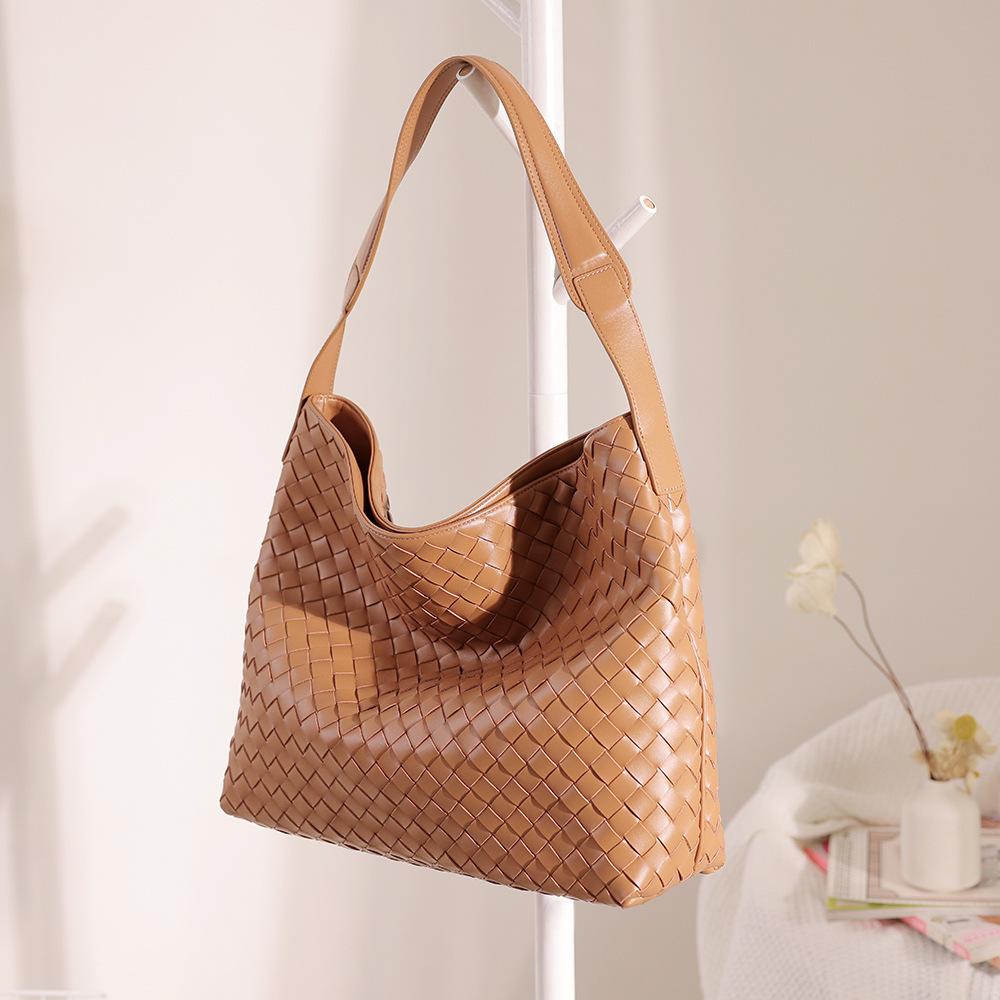 Bolsa feminina de couro explosiva transfronteiriça, bolsa tote tecida simples e moderna, bolsa de mão com ombro de grande capacidade, couro bovino feminino