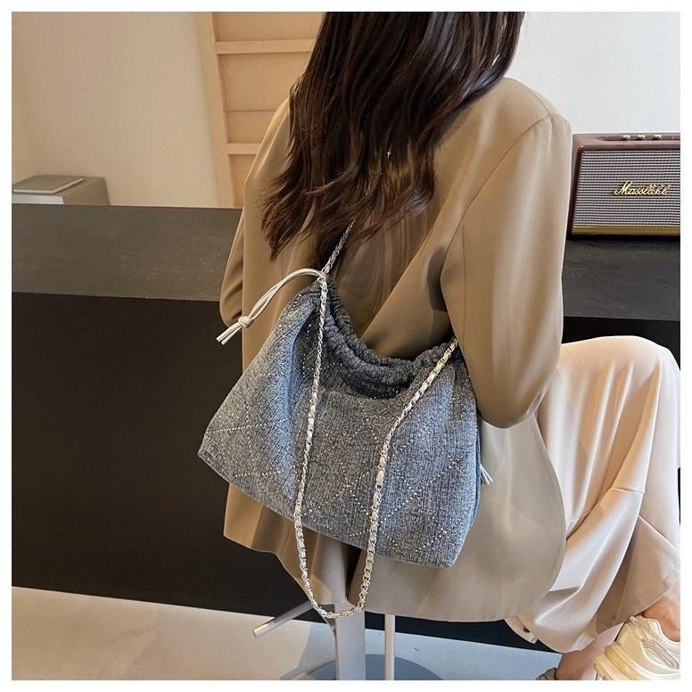 IELGY Denim Bag Female Large Capacity Casual Fashion Chain Crossbody Bucket Bag