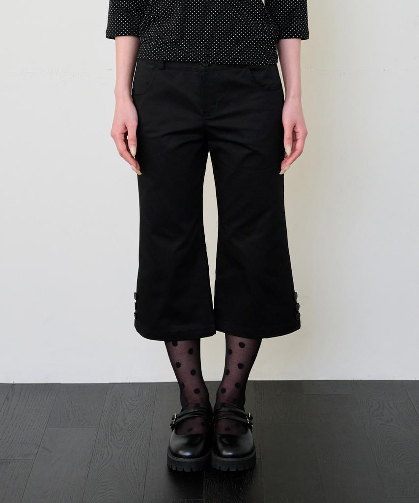 Isjabaibeu Snap Point Capri Pants - Black