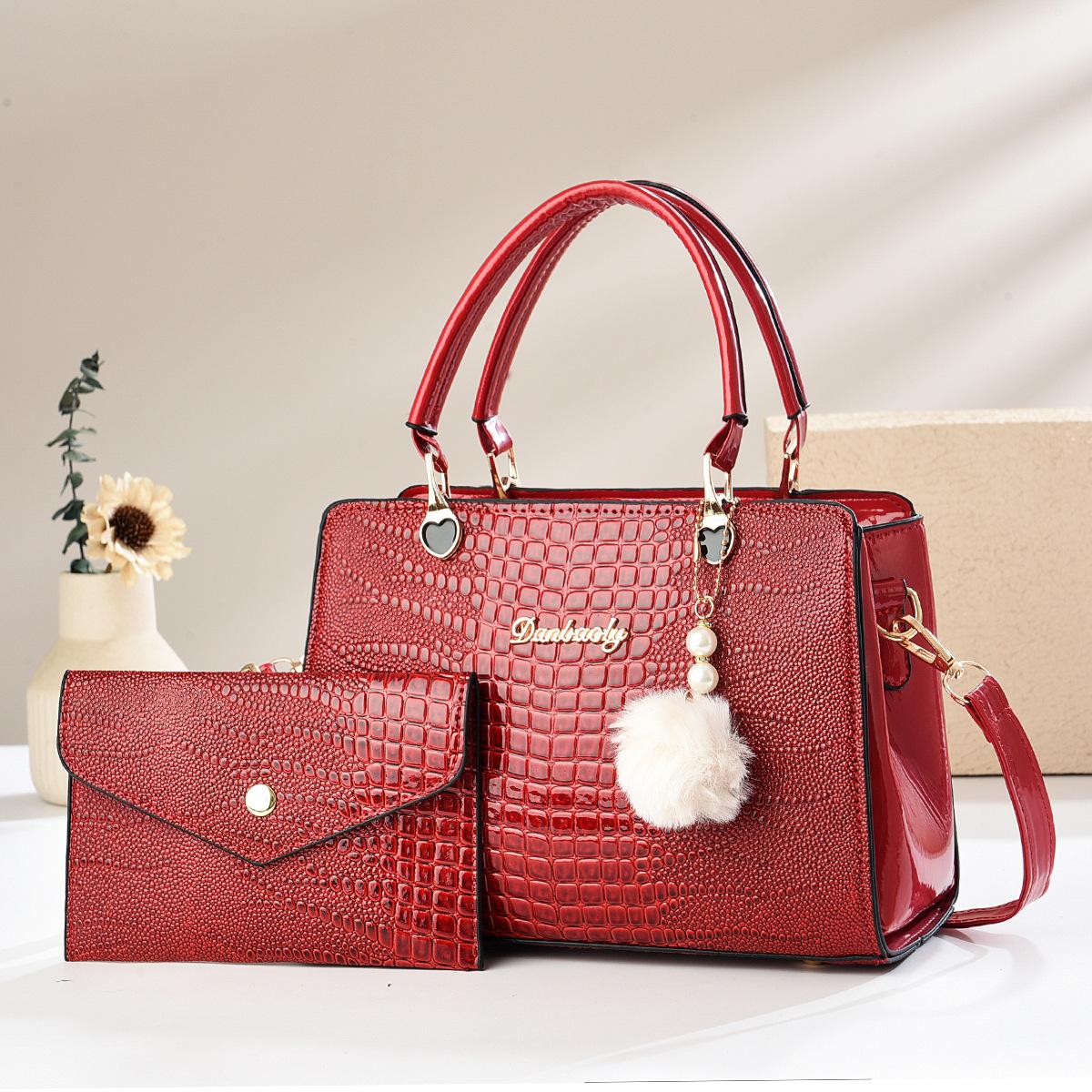 

Versatile Fashionable Luxury Shoulder Bag Crossbody Bag for Commuting PU Material Casual Tote Bag Women s Luxury Handbag 24x12x17cm