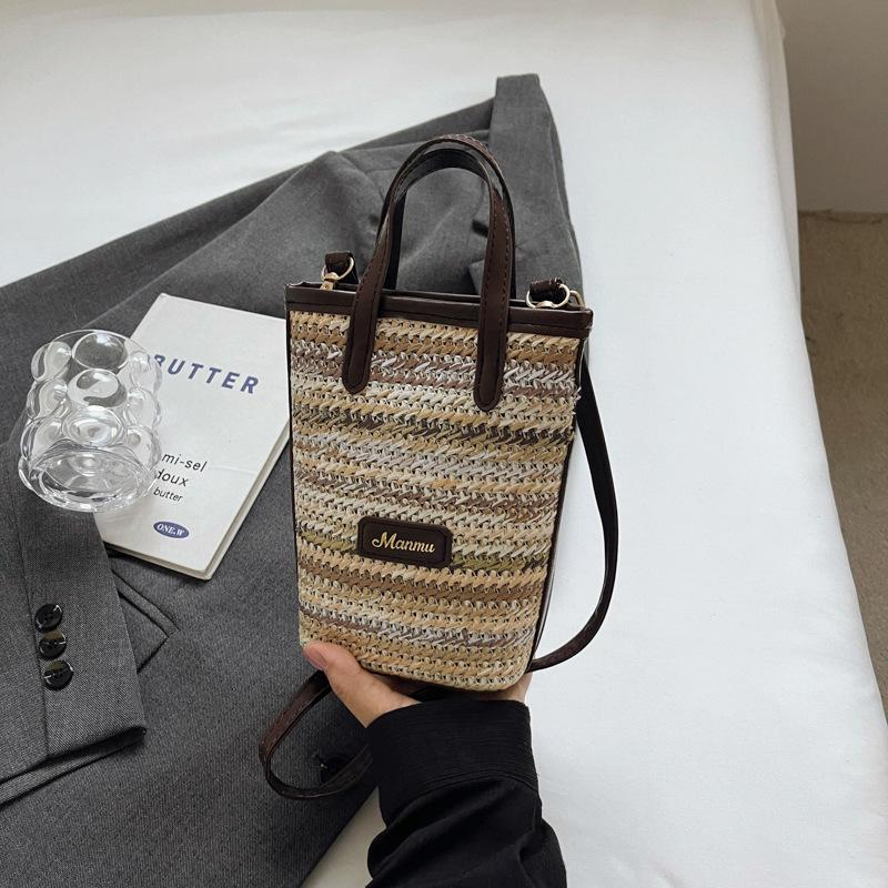 

Проста та модна маленька сумка 2024 літо нова повсякденна модна сумочка проста повсякденна сумка через плече месенджер жіноча хакі