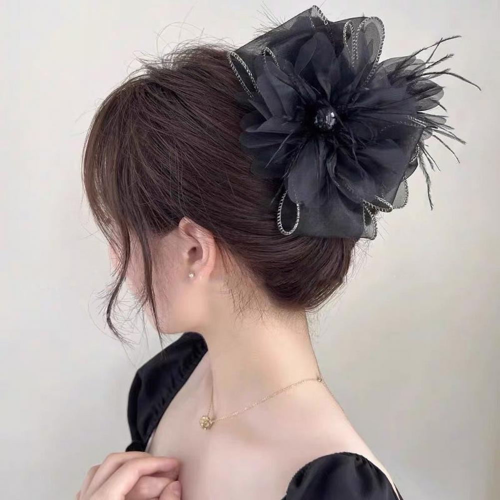 Women Hair Claw Shining Heart Rhinestones Bowknot Decor Hair Clip Back Head Shark Clip Hair Accessories