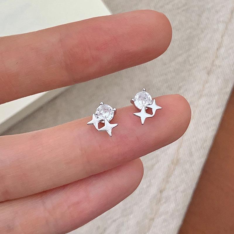 S925 versilberte Ohrstecker einzigartiges Design Stern Zirkon Ohrringe weibliche Kunst kleine frische Hafen Wind Set Diamant Vier Stern Ohrstecker