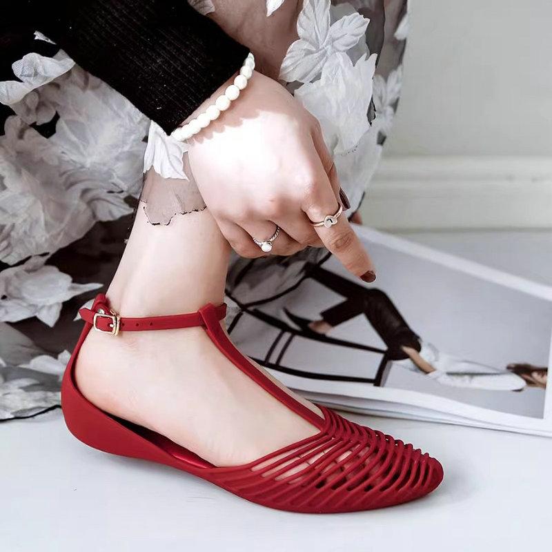 

Модные плоские дождевые туфли для женщин 2025 Новые сандалии с открытым носком Летние нескользящие на плоской подошве Мягкие римские отпускные пляжные туфли Желейные туфли 34 красный