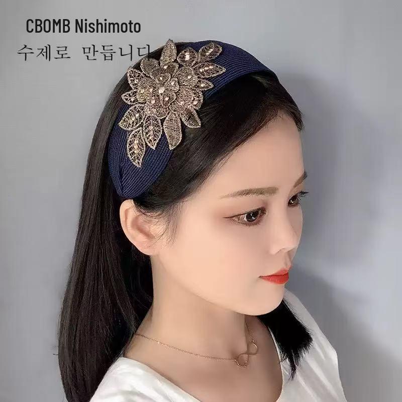 Elegant Wide-Brim Flower Headband – Breathable, Non-Slip Hair Accessory for Women