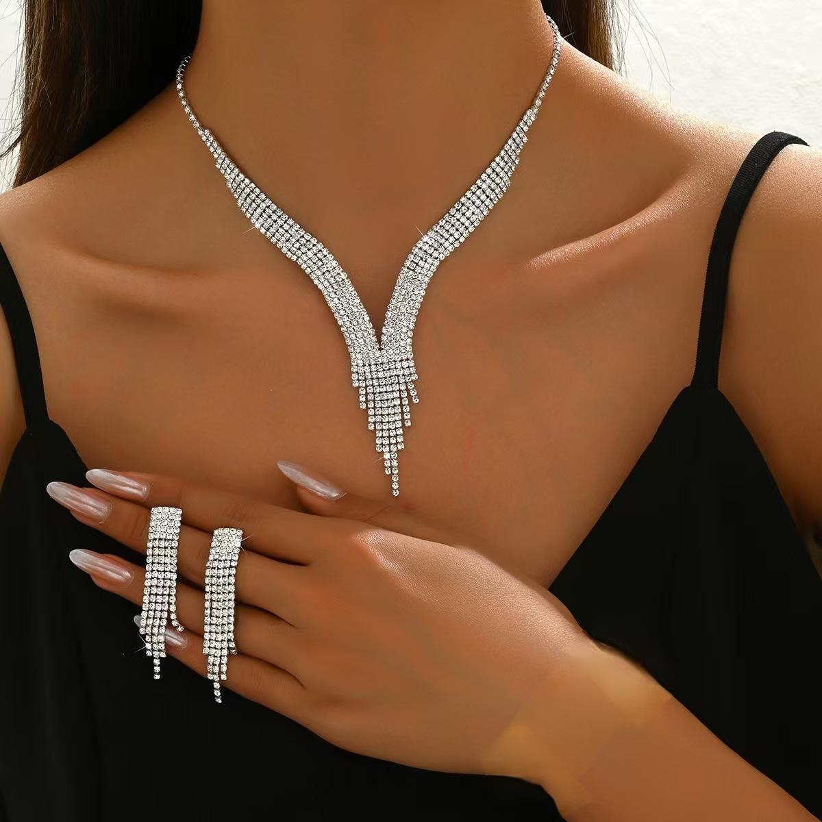 

Water Drop Tassel Necklace, Earrings, Bracelet, Three-Piece Set, Light Luxury Temperament, Collarbone Chain, Necklace Jewelry For Women