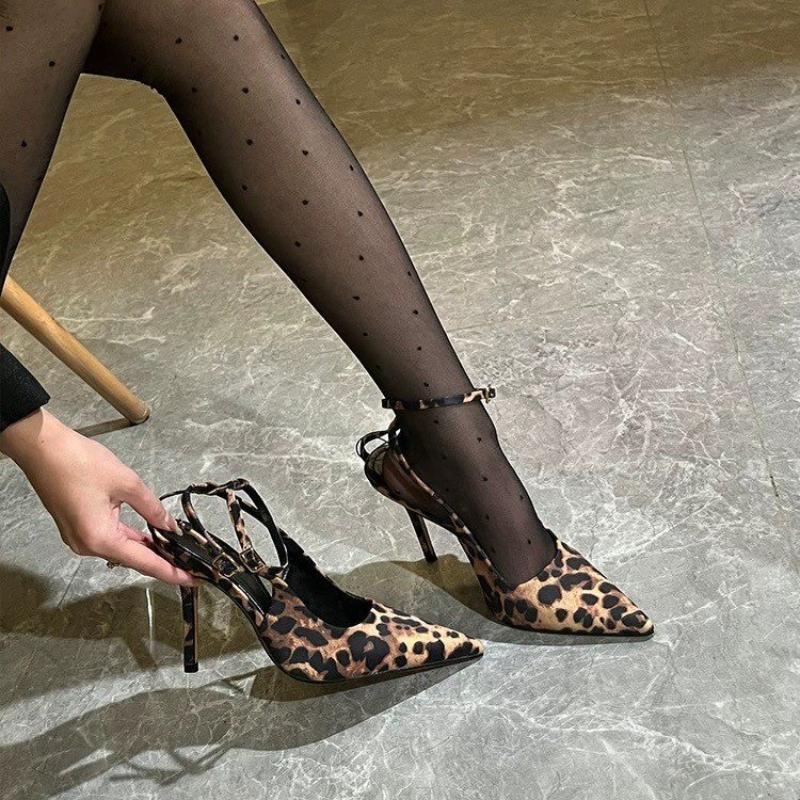 Móda Nové boty lodičky s leopardím potiskem se špičatou špičkou pro kancelářskou dámu Podzimní designové mělké jehlové podpatky Velká velikost Kotníkový pásek Dámské vysoké podpatky Lodičky