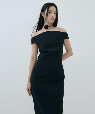 Lucirju Curved Off-Shoulder Dress (Black)