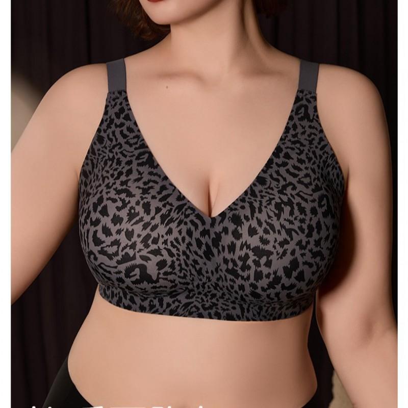 Plus Size Seamless Leopard Print Bra Women Deep V Full Coverage Underwire-Free Supportive Cup With Side Smoothing