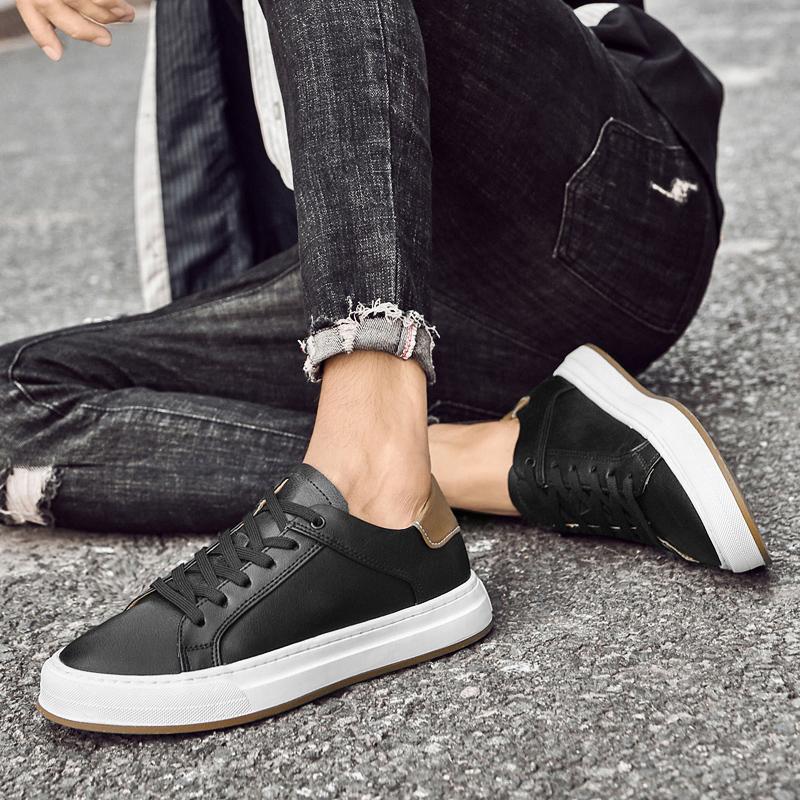 Fashion New Man Sneakers Lightweight Men Casual Shoes Flats Matching Male Board Shoes Lace Up Outdoor Shoes for Men Vulcanize Footwear
