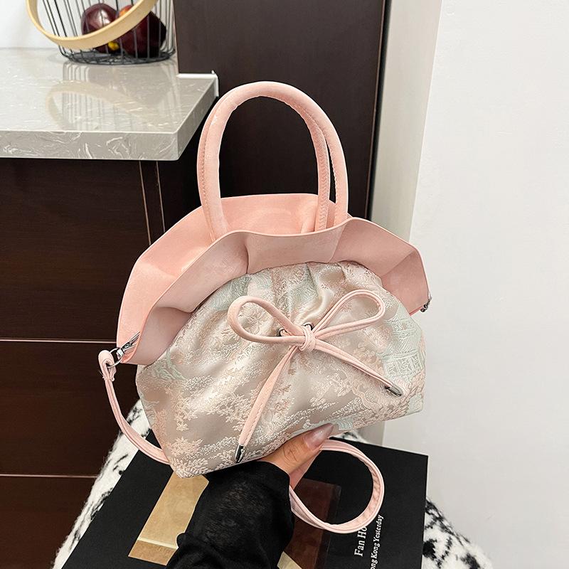 

Women s bag summer 2025 new fashion pleated handbag literary national style women s versatile messenger shell bag бежевий