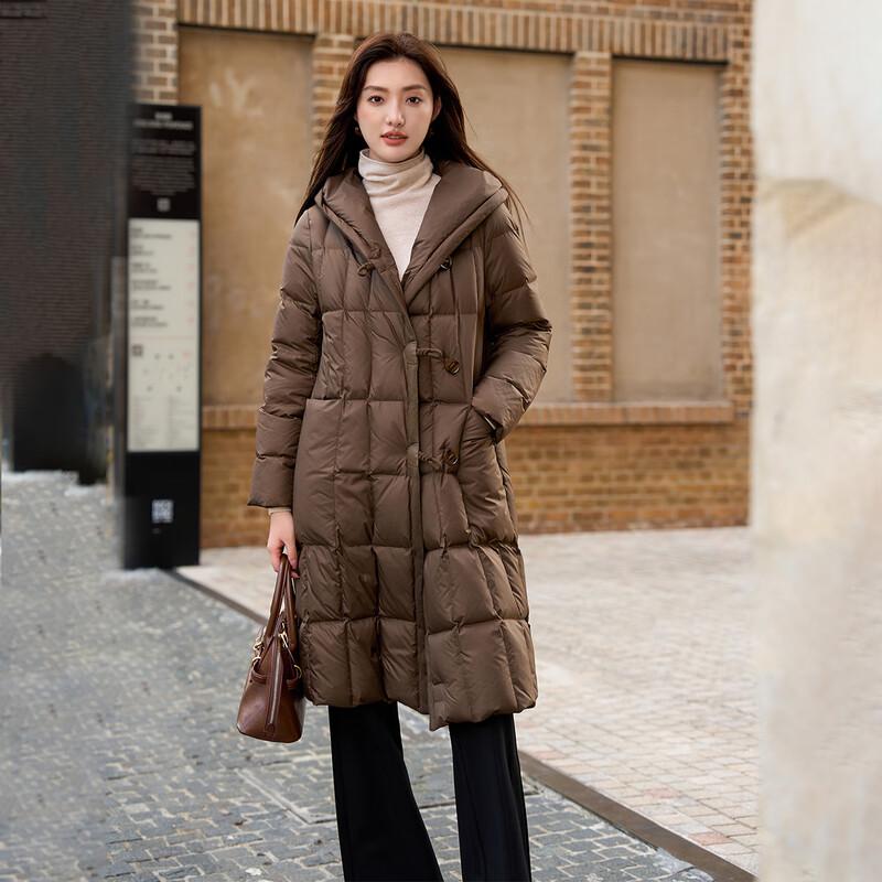 

Женский длинный пуховик Iveni с капюшоном M