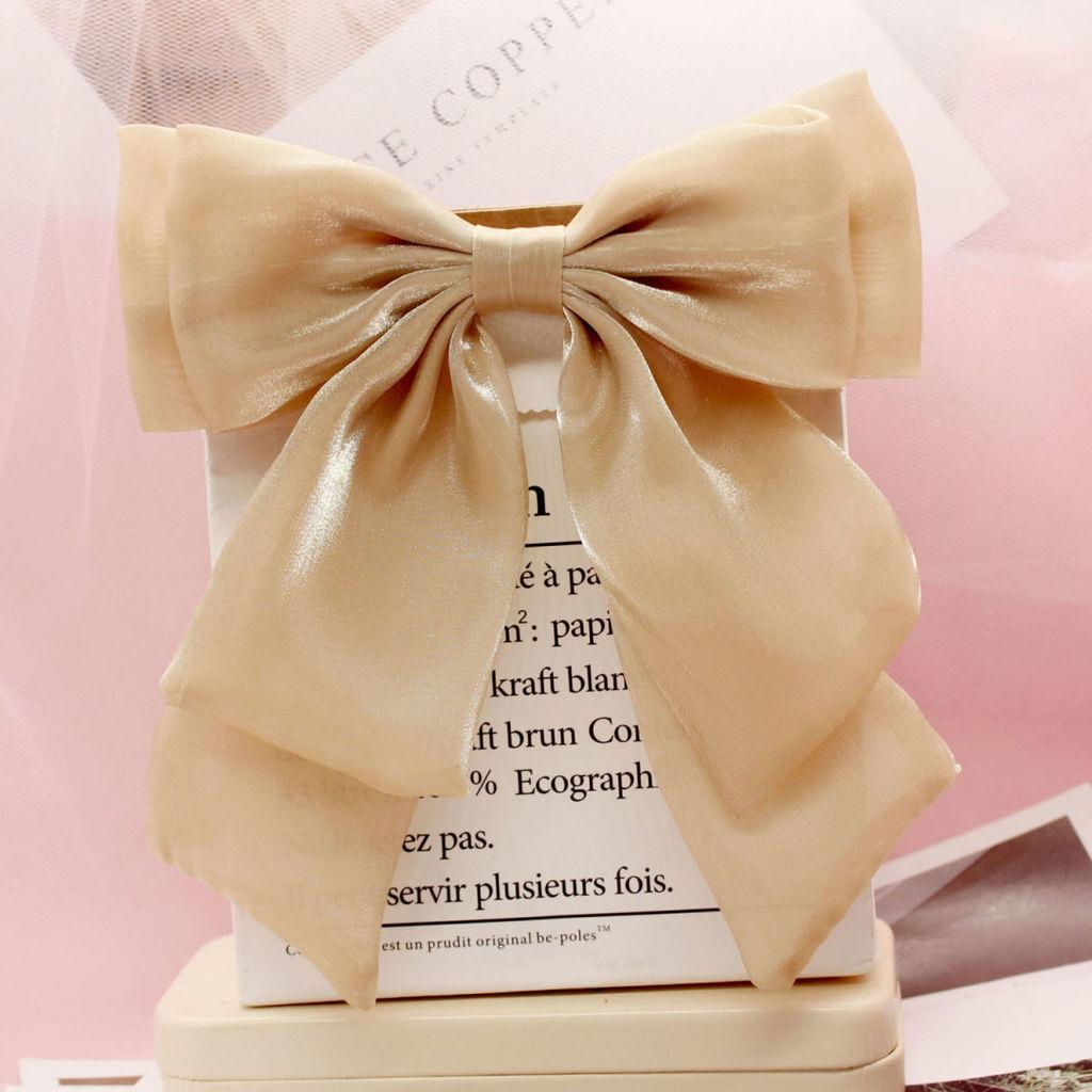 Elegante Accessorio Collare Papillon in Ceramica per Donne con Dettaglio in Tessuto Peluche per Abbigliamento Formale