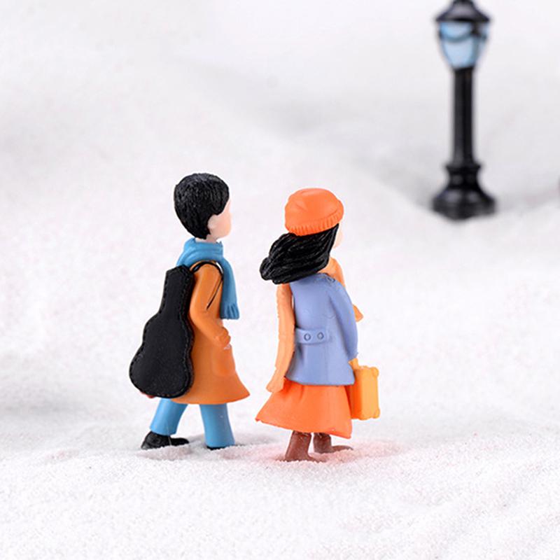 Travel Couple Diy Mini Miniature Fairy Garden Dollhouse Decor Micro Landscape