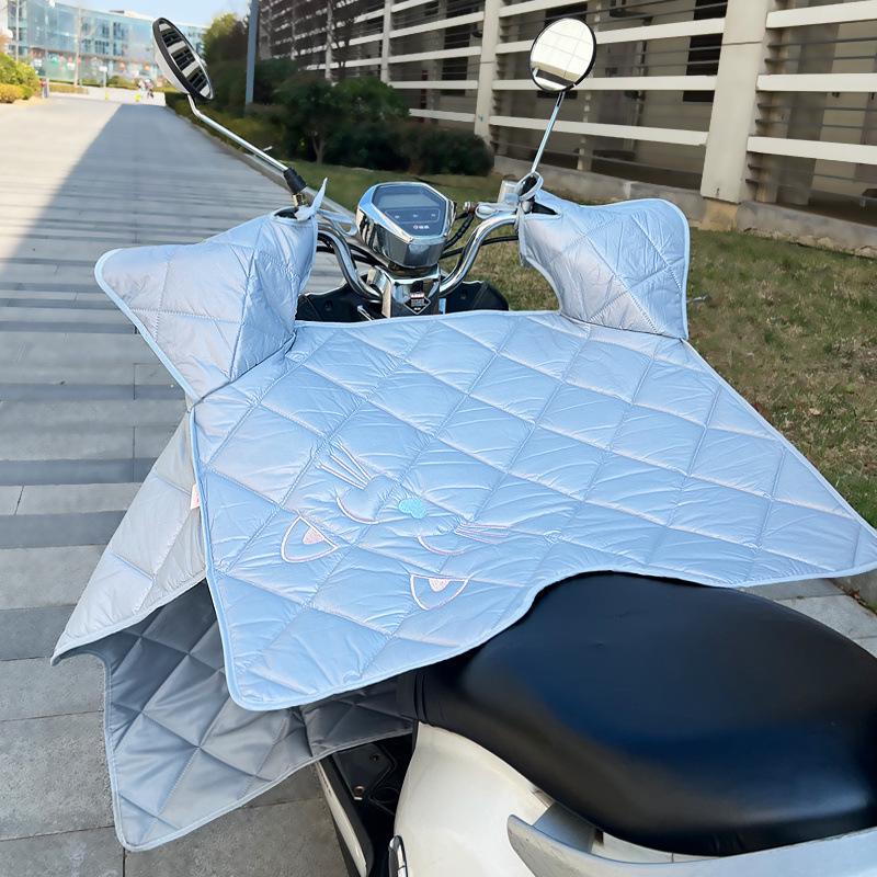 Four Seasons Universal Medium Thick Electric Vehicle Sunshade: Summer Sun Protection, Waterproof, Thin Style for Electric Vehicles and Motorcycles.