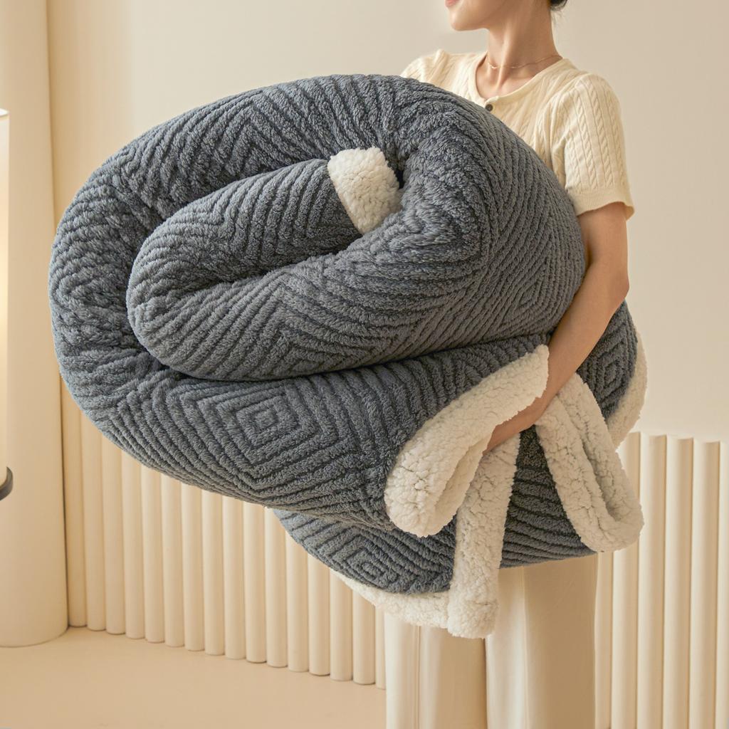 New Jacquard Double layer Lamb Fleece Blanket for Autumn and Winter Thickened Comfortable Cotton Fleece Blanket