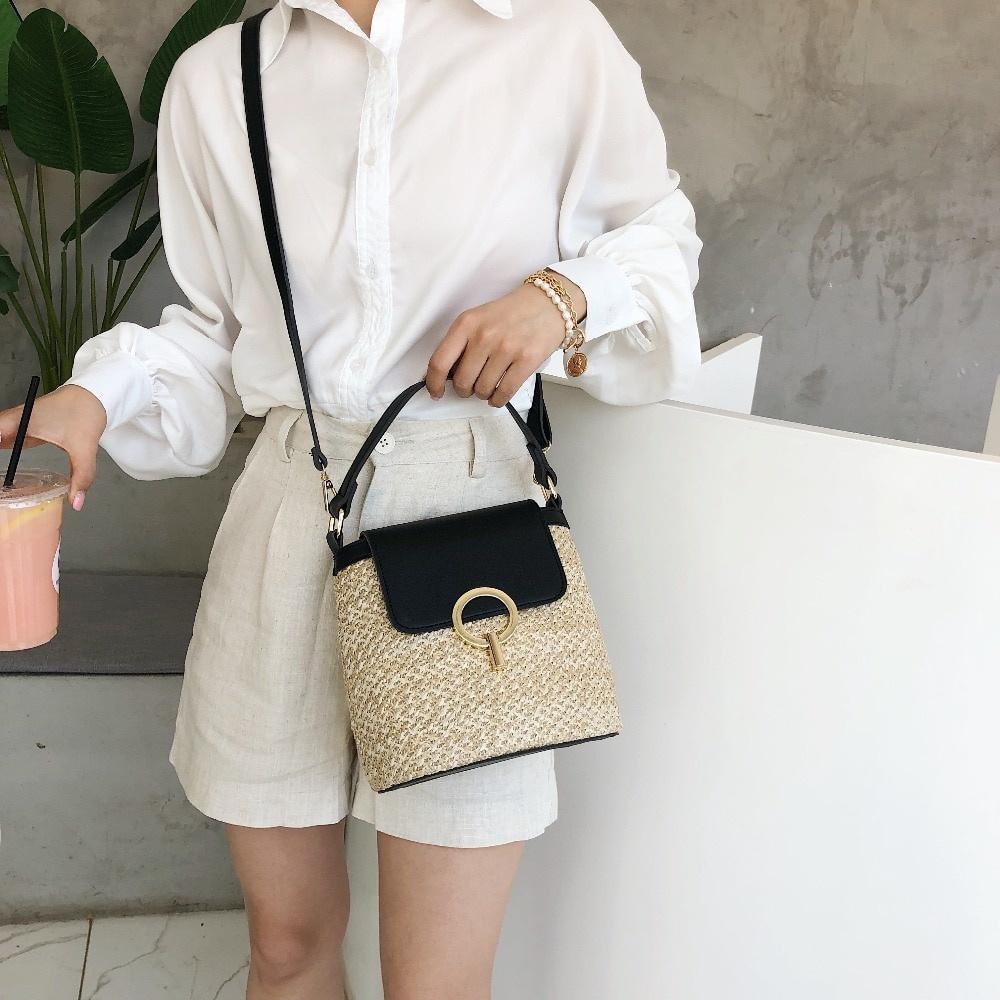 1 Pcs Beach Vacati Woven Women's New Fashi Trend Korean Versi Versatile Fashi Handheld Crossbody Bucket Bag