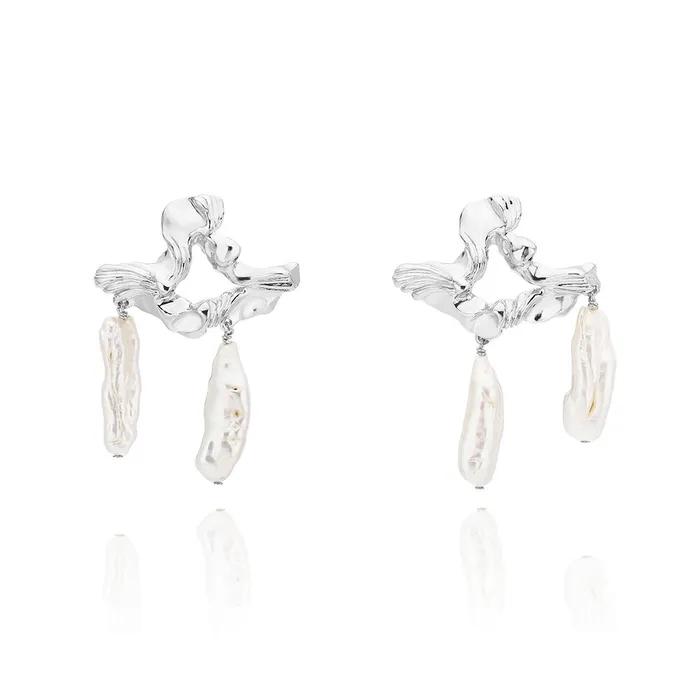 POPPI_Romantic wavy pearl earrings