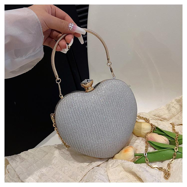 Elegante herzförmige Abendtasche mit Kette – vielseitiges und stilvolles Design