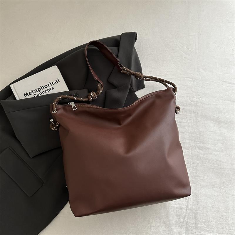 High Value Soft Leather Large Capacity Shoulder Bag Commuter Tote Bag
