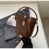 Korean version of retro handbag bag women's 2025 new autumn and winter simple versatile bucket bag niche messenger shoulder bag