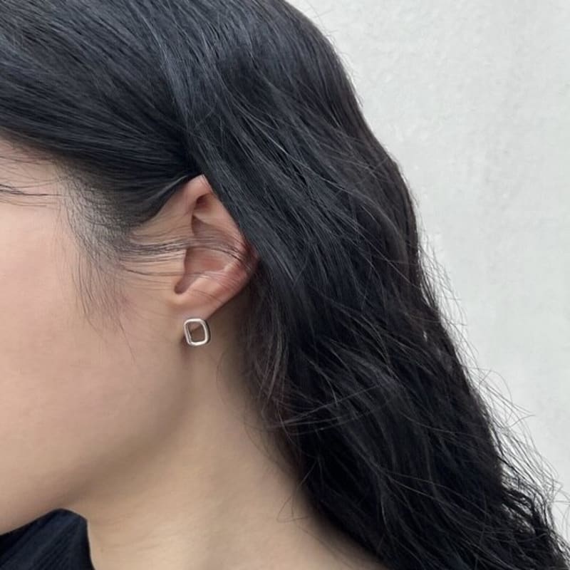 LAPEEZ Mini Square Earring
