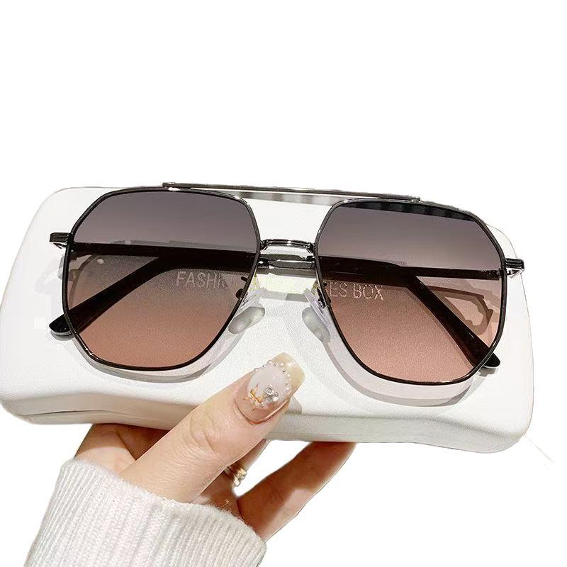 Non-polarized Oversized Vintage Sunglasses Men Women Use Day and Night Shades Eyewear Double Bridge Driving Night Vision Sun Glasses