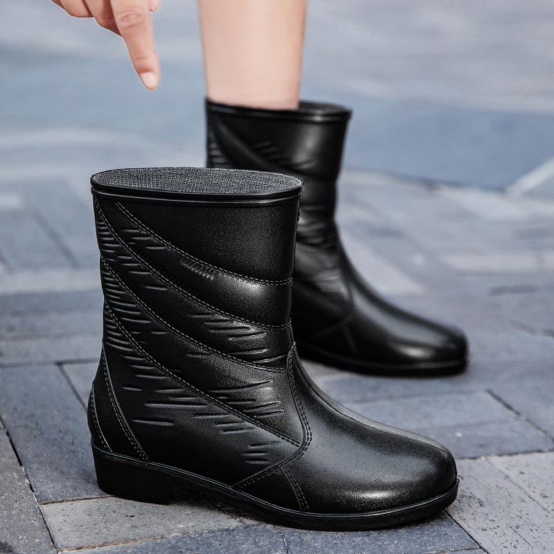 2025 women's new water shoes winter velvet thermal shoe cover rain boots fashion outdoor mid tube rain shoes women