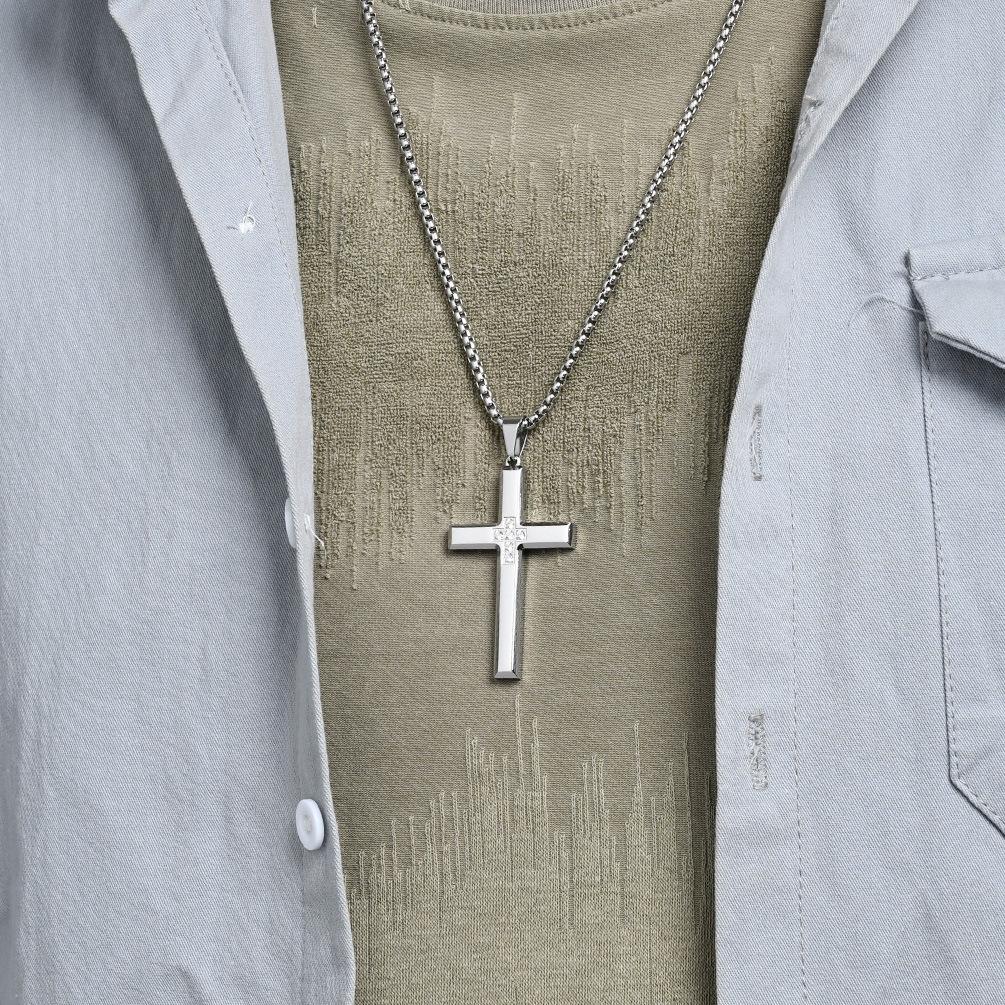 Titanium Steel Diamond-encrusted Cross Necklace, Men's and Women's Simple and Fashionable High-end Cross Pendant