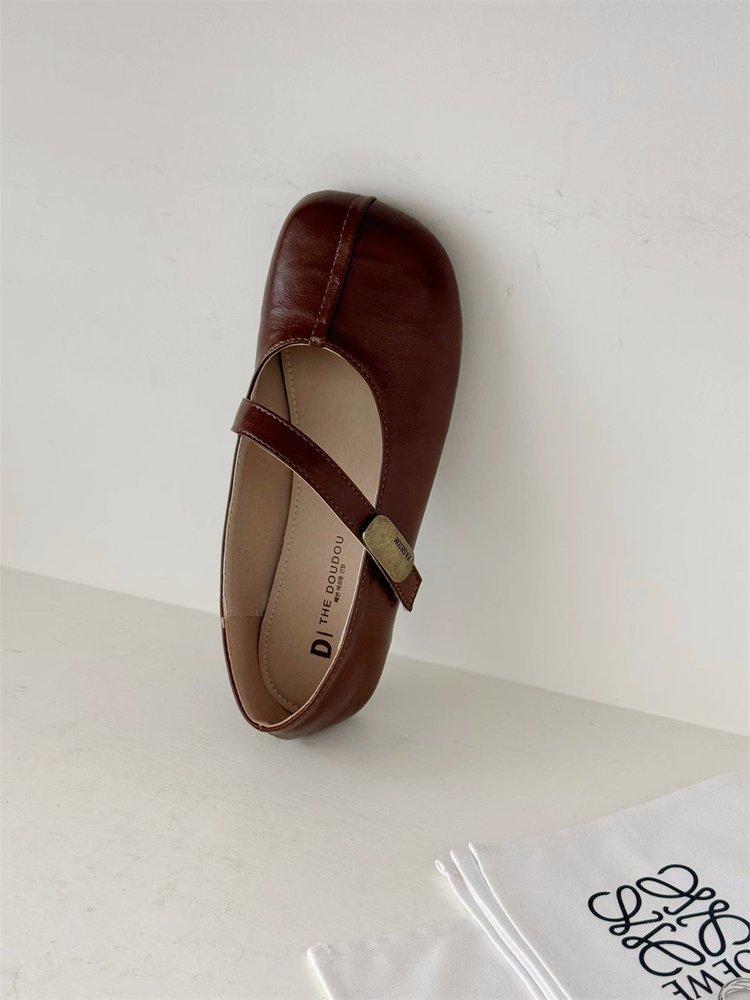 

Flat-bottomed silver Mary Jane shoes women s shoes spring 2025 new round head commuting versatile French light mouth single shoes 39