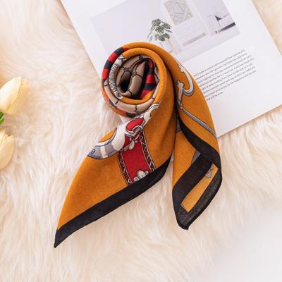 Hochwertiger Retro-Print Kleines quadratisches Tuch Elegantes Mode-Imitat-Seidentuch Vielseitiges Temperament Pendler Professionelles Tuch