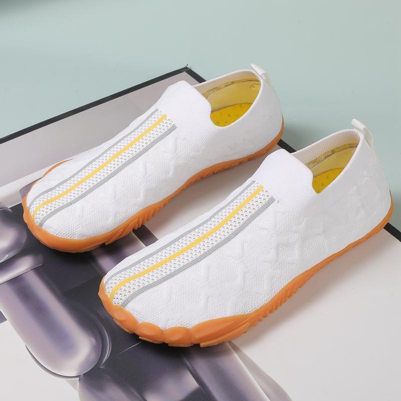 Fashion Unisex Outdoor Water Shoes Fast Drying and Breathable Five Finger Beach Shoes Hot Selling Indoor Fitness and Yoga Shoes