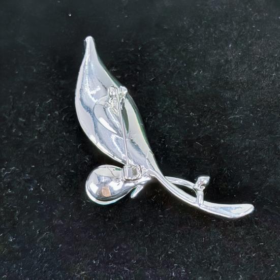 Women Brooch Blue Leaf Zinc Alloy Pin with Rhinestone Inlays Dazzling Sweater Coat Dress Badge Versatile Jewelry Accessory