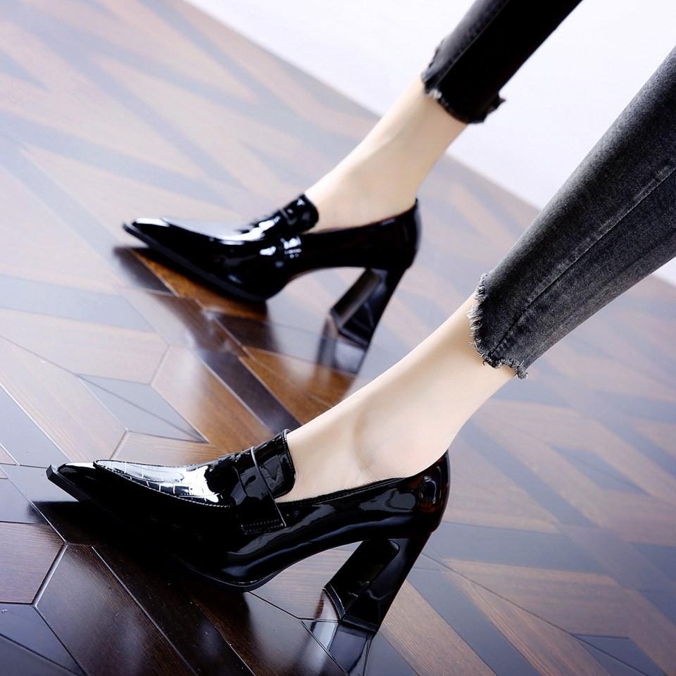 

Осень новые остроносые туфли на толстом высоком каблуке женственность универсальные лакированная кожа простые профессиональные OL с глубоким вырезом одинарные туфли 39 чёрный