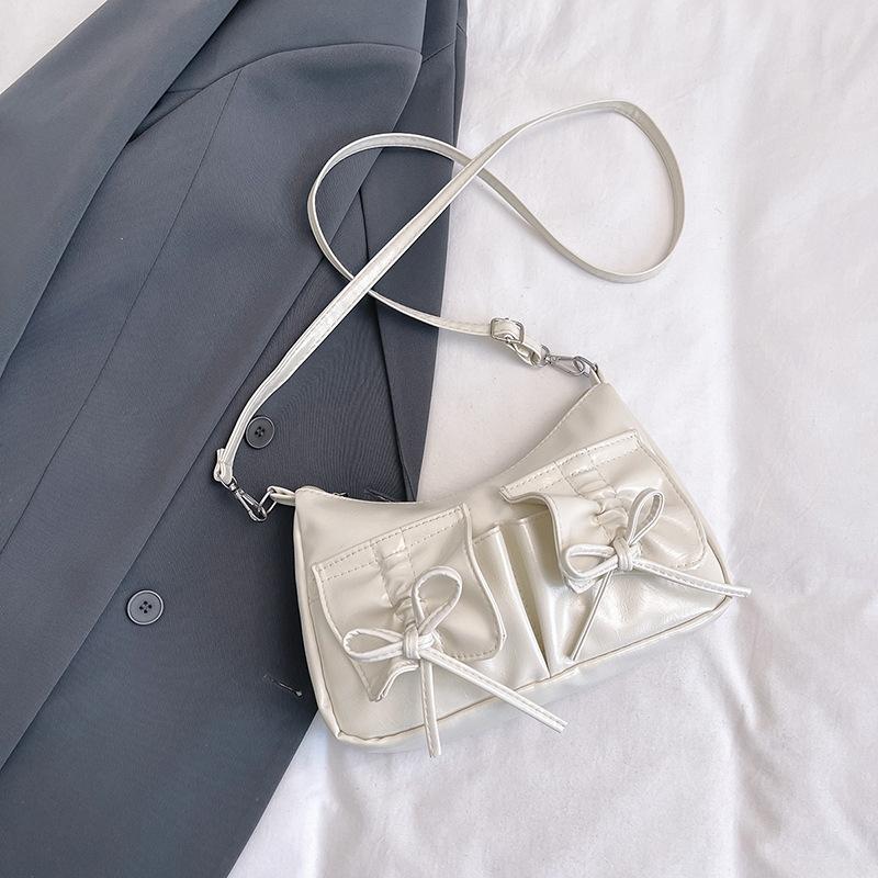 Large capacity bag women's spring 2025 new fashion niche design shoulder messenger bag underarm pillow bag