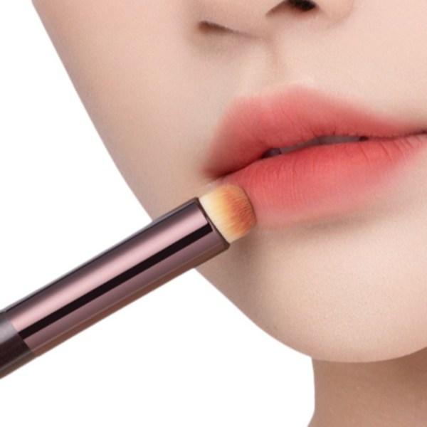 

Samar Lip Brush Finger Tip Brush, 2 Pieces, the most popular beauty accessory in Korea