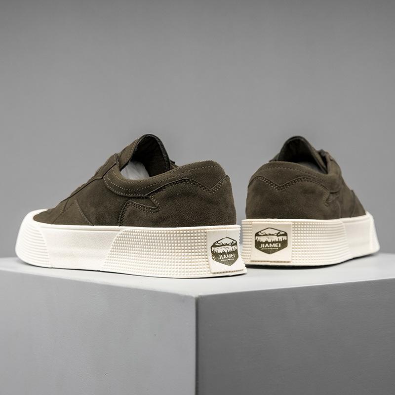 Chaussures de skate 2025 Chaussures décontractées de sport de plein air pour jeunes Tige basse Semelle épaisse Chaussures pour hommes