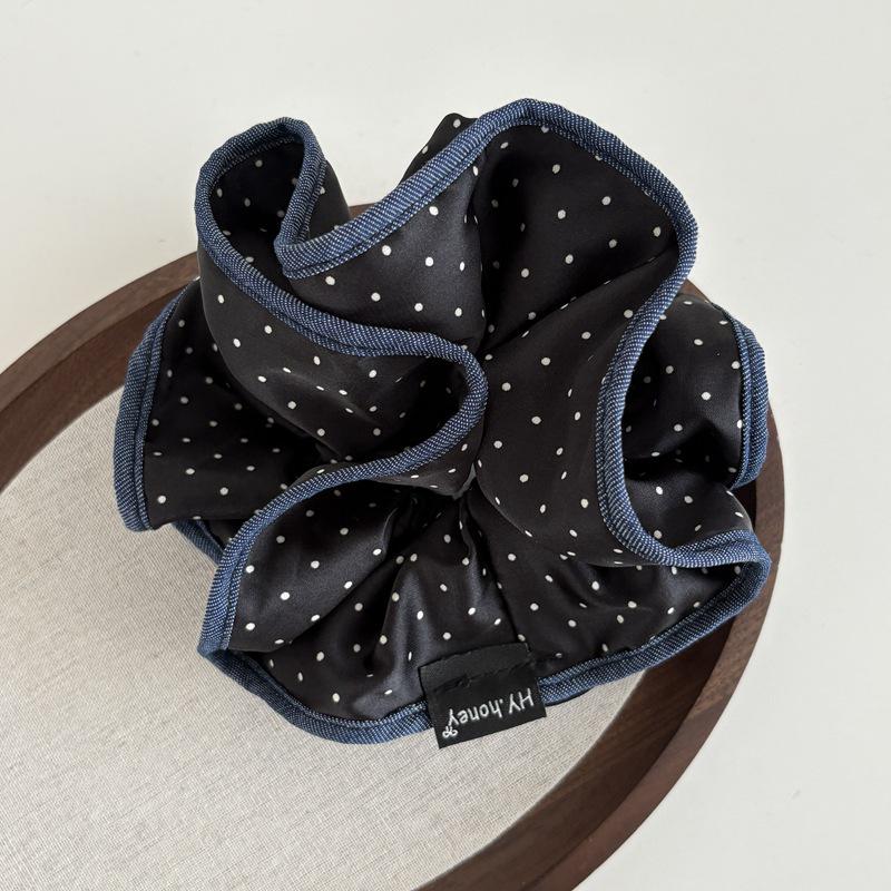 Korean Polka Dot Retro Scrunchie: Versatile Hair Accessory чёрный