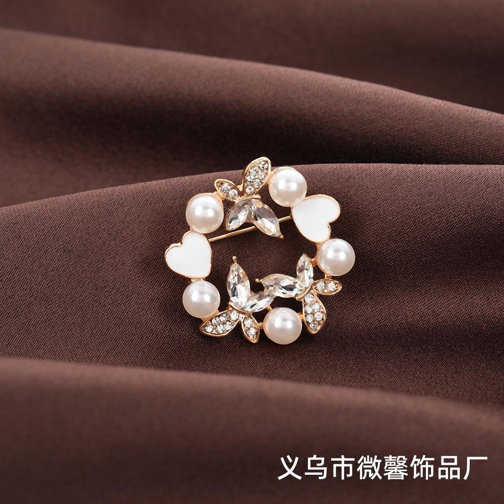 High-end Butterfly Love Brooch, Micro-inlaid Zircon Brooch, European and American Temperament Pearl Pin Clothing Accessories