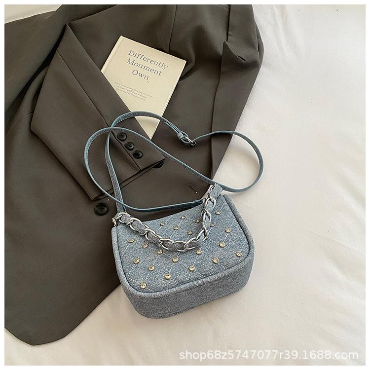 Spring and summer new bag 2025 portable chain bag sweet and cute underarm bag fashion shoulder messenger commuter bag women
