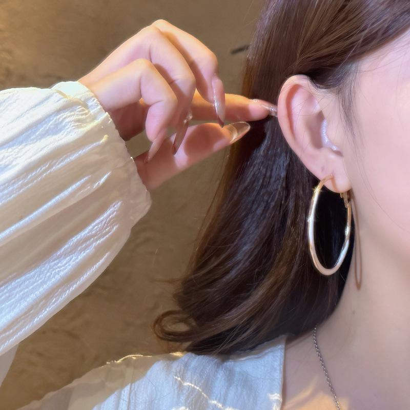 111 Silver Needle New Trendy Internet Celebrity Drop Glaze Large Circle Earrings Women's Simple Earrings High-end Temperament Circle Earrings