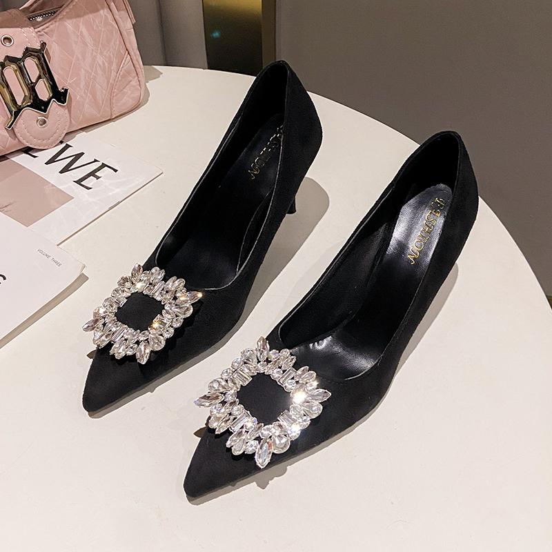 

Модная женская обувь Модные туфли для подружки невесты на свадьбу с квадратной пряжкой со стразами Однотонные замшевые туфли-лодочки на шпильке с острым носком Французские туфли на высоком каблуке 43