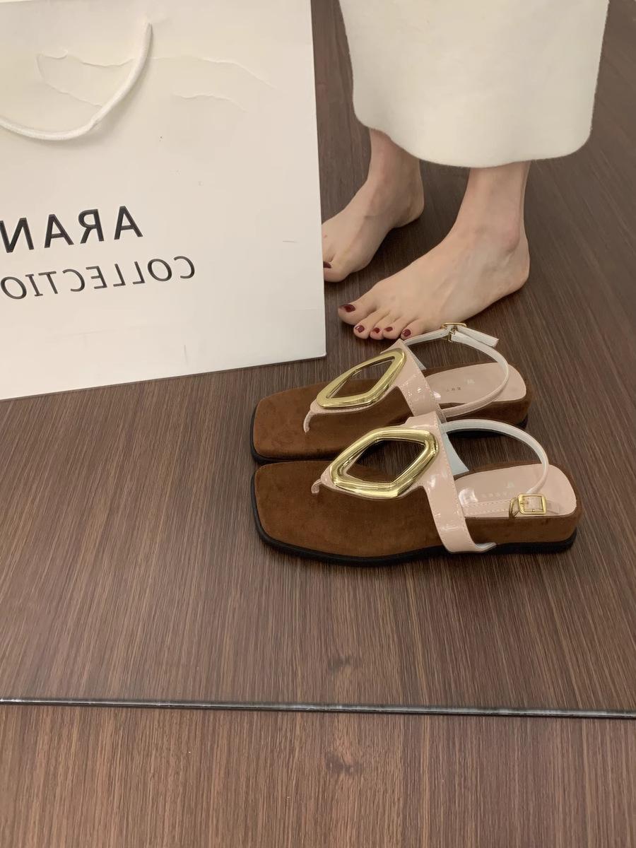 

Niche design sense metal buckle toe sandals female summer wear fairy wind is not tired feet thick-soled slope heel Roman shoes 40
