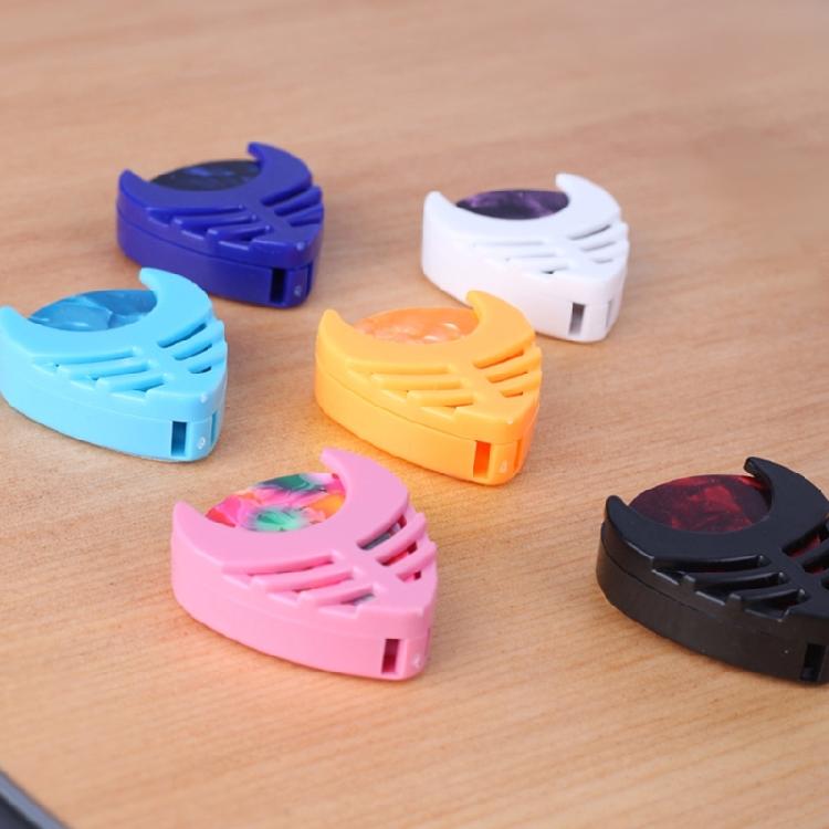 6 sztuk Trójkątny Uchwyt na Kostki do Gitary z Samoprzylepnym Tyłem i Sprężynowym Plastikowym Klipsem na Kostkę Gitarową Wytrzymały