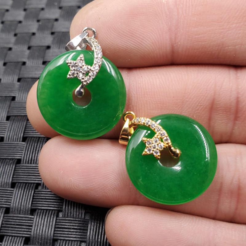 Taiwan Green Jade and Quartzite Buckle Pendant Necklace Silver 20mm Diameter